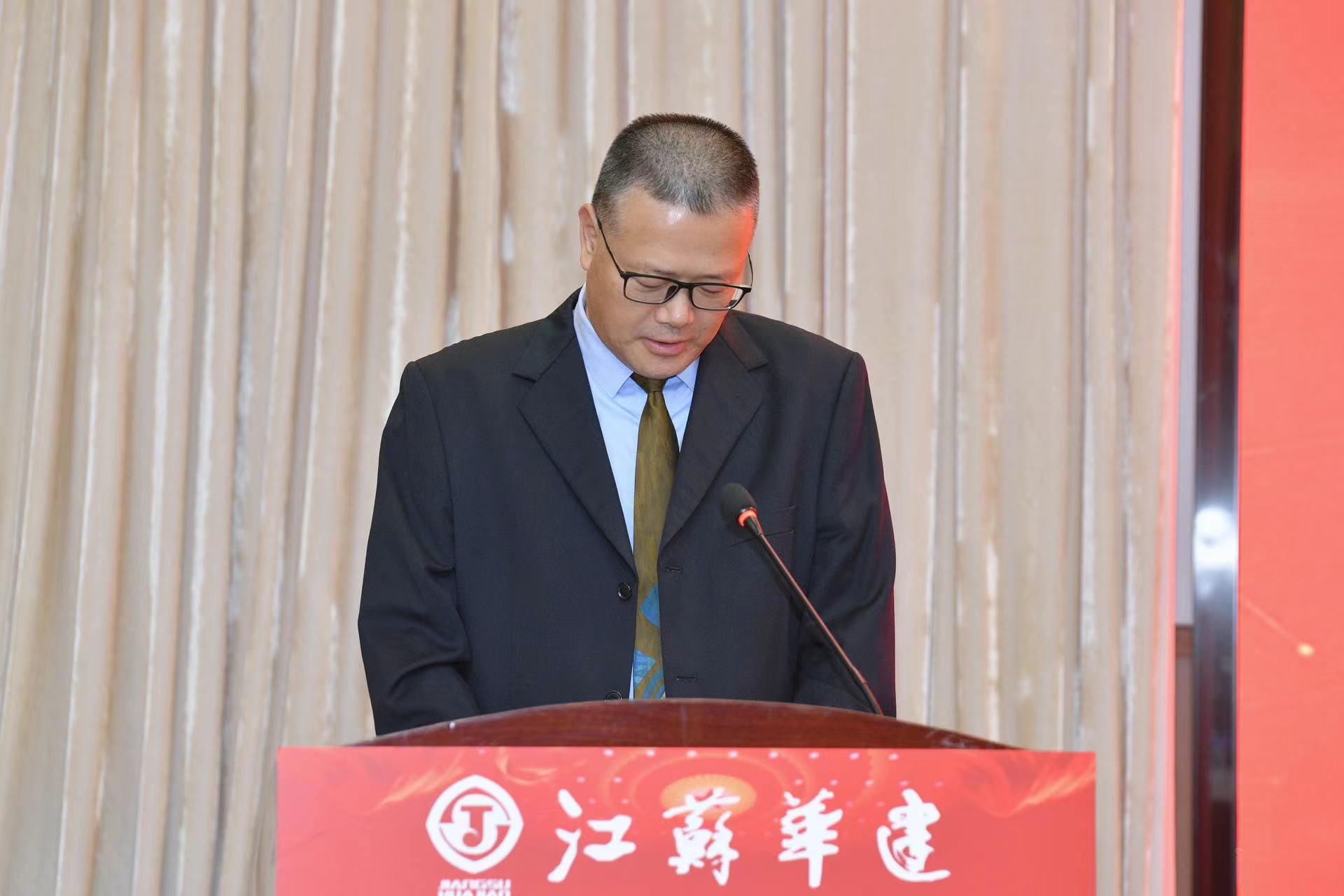 6.施卫东.jpg 6.施卫东.jpg