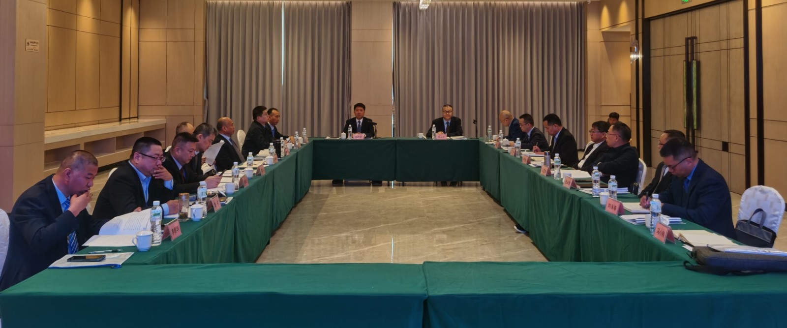 公司召开四季度党委会暨年前重点工作推进会.jpg 公司召开四季度党委会暨年前重点工作推进会.jpg